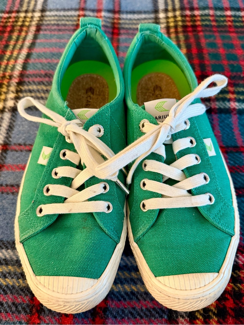 Size 7.5 Green Canvas Cariuma Low Sneakers